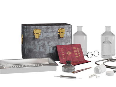 桌面上的听诊器药片药箱医疗器械3d模型 桌面上的听诊器药片药箱医疗器械