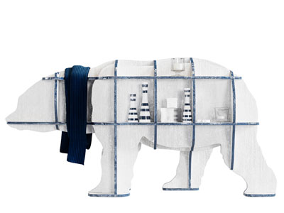 一只北极熊装饰收纳柜