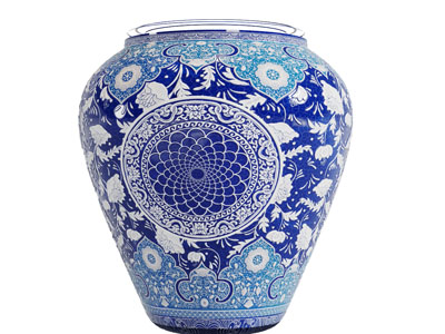 一只青花陶瓷器皿