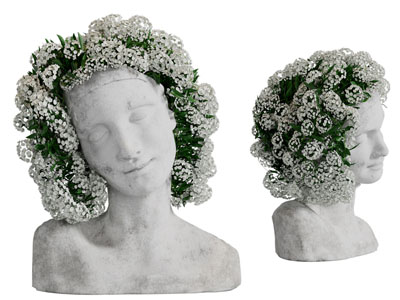 带着花冠的女孩雕塑雕刻