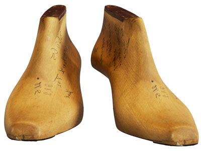 现代木制鞋撑子