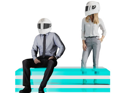 现代戴头盔的女人、男人人物