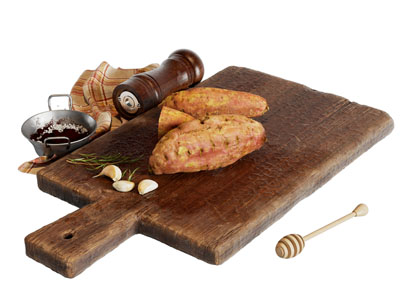 现代切菜板、红薯、蒜瓣厨具摆件组合