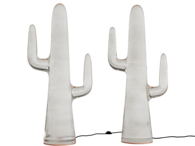 现代仙人掌造的台灯