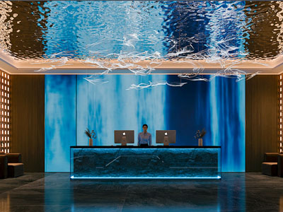 现代KTV大堂前台接待