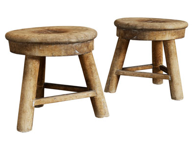 侘寂风圆形木凳子