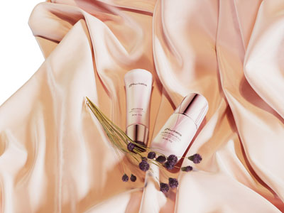 现代化妆品 丝绸摆件组合