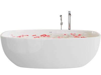 现代装满水的浴缸浴盆