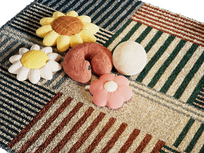 现代花朵造型的靠垫抱枕 地毯3d模型 现代花朵造型的靠垫抱枕 地毯