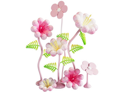 春夏主题花朵雕塑互动打卡区